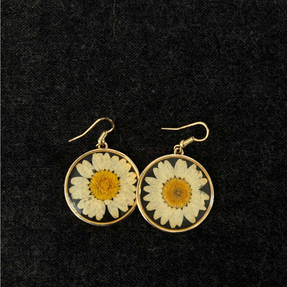 Elegant Vintage Floral Earrings